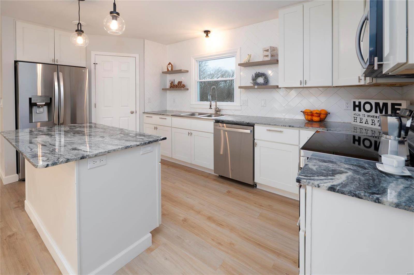 21070 Highway Y, Saint Robert, MO 65584