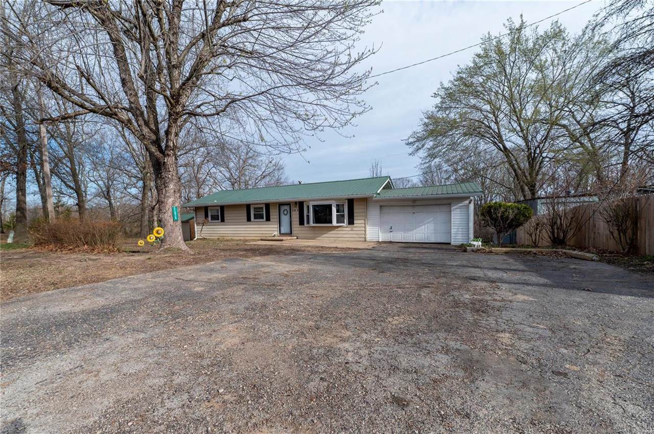 21070 Highway Y, Saint Robert, MO 65584