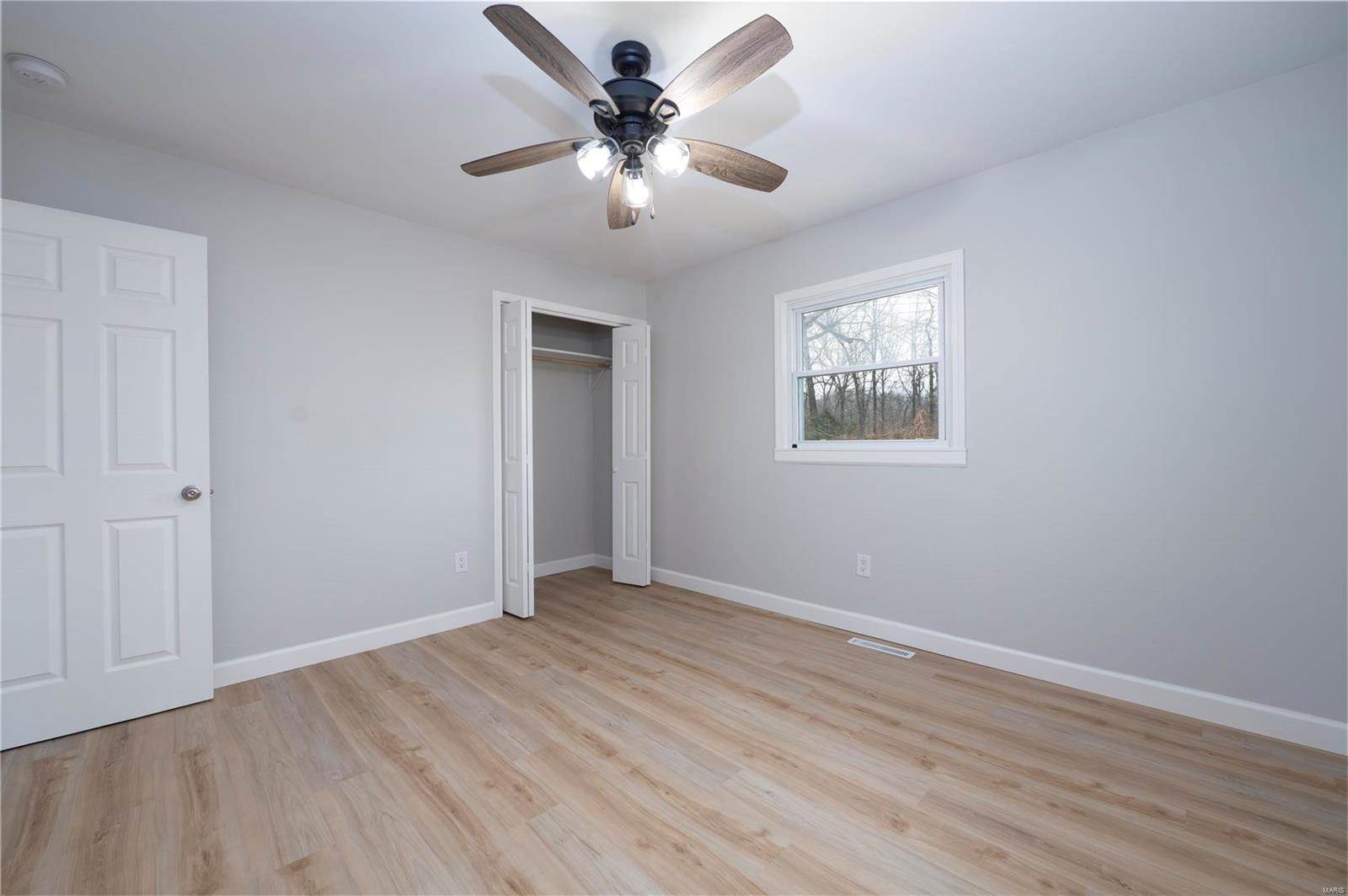 21070 Highway Y, Saint Robert, MO 65584
