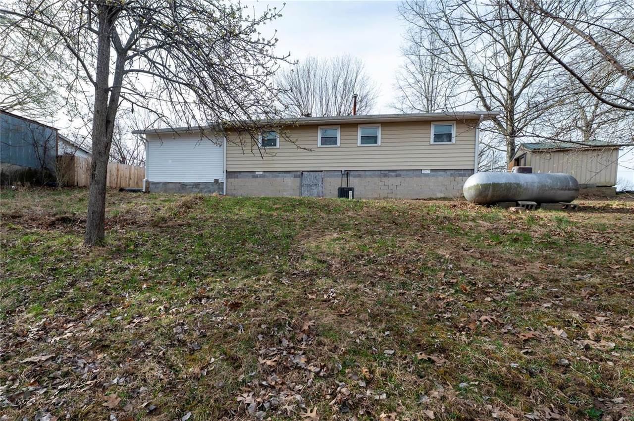 21070 Highway Y, Saint Robert, MO 65584