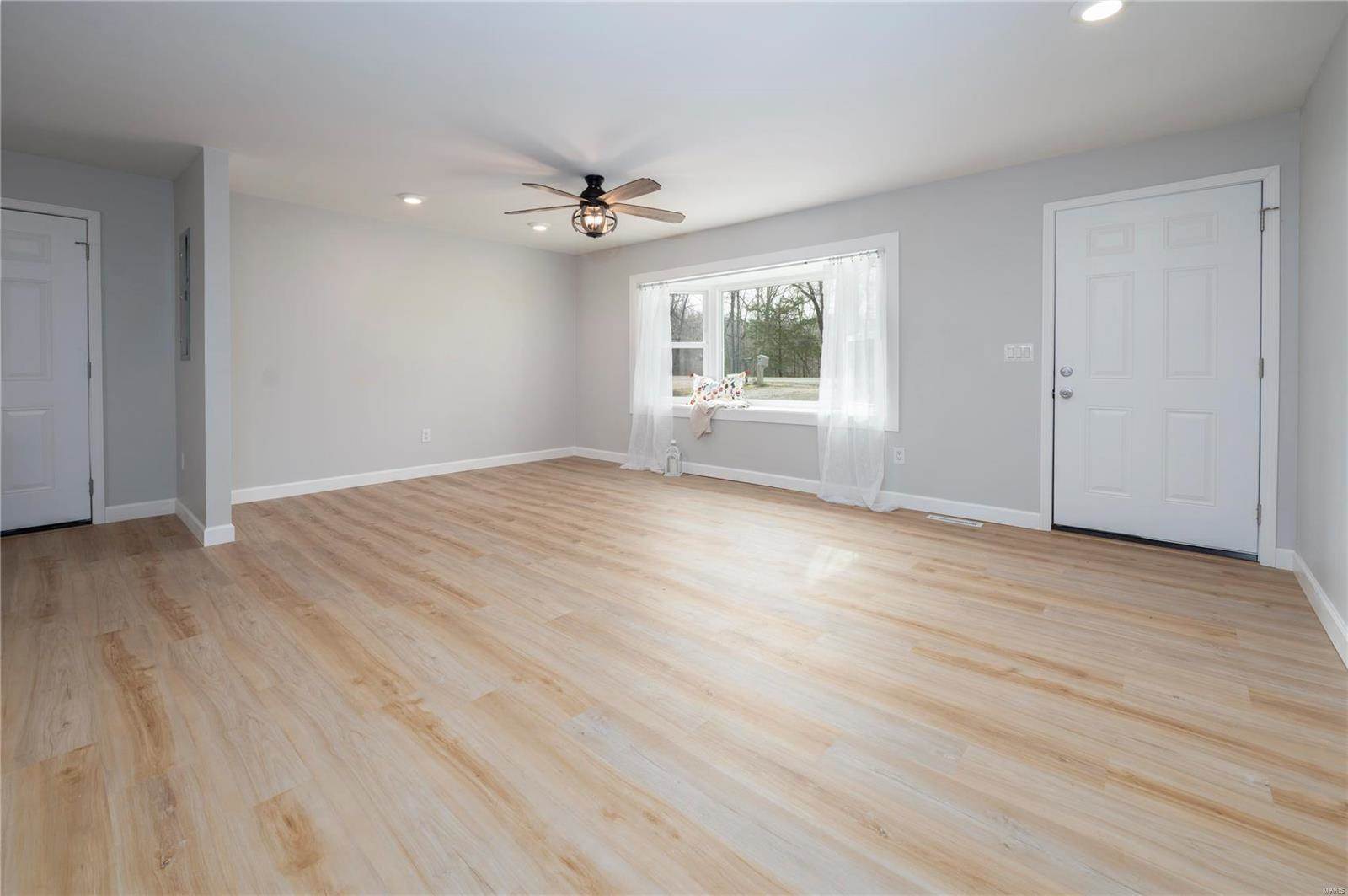 21070 Highway Y, Saint Robert, MO 65584