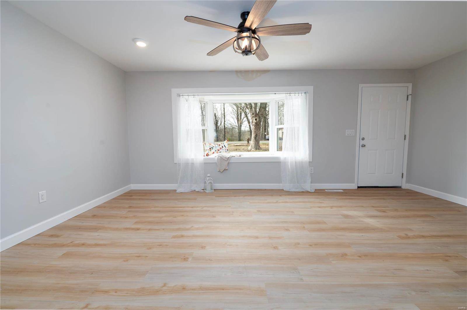 21070 Highway Y, Saint Robert, MO 65584
