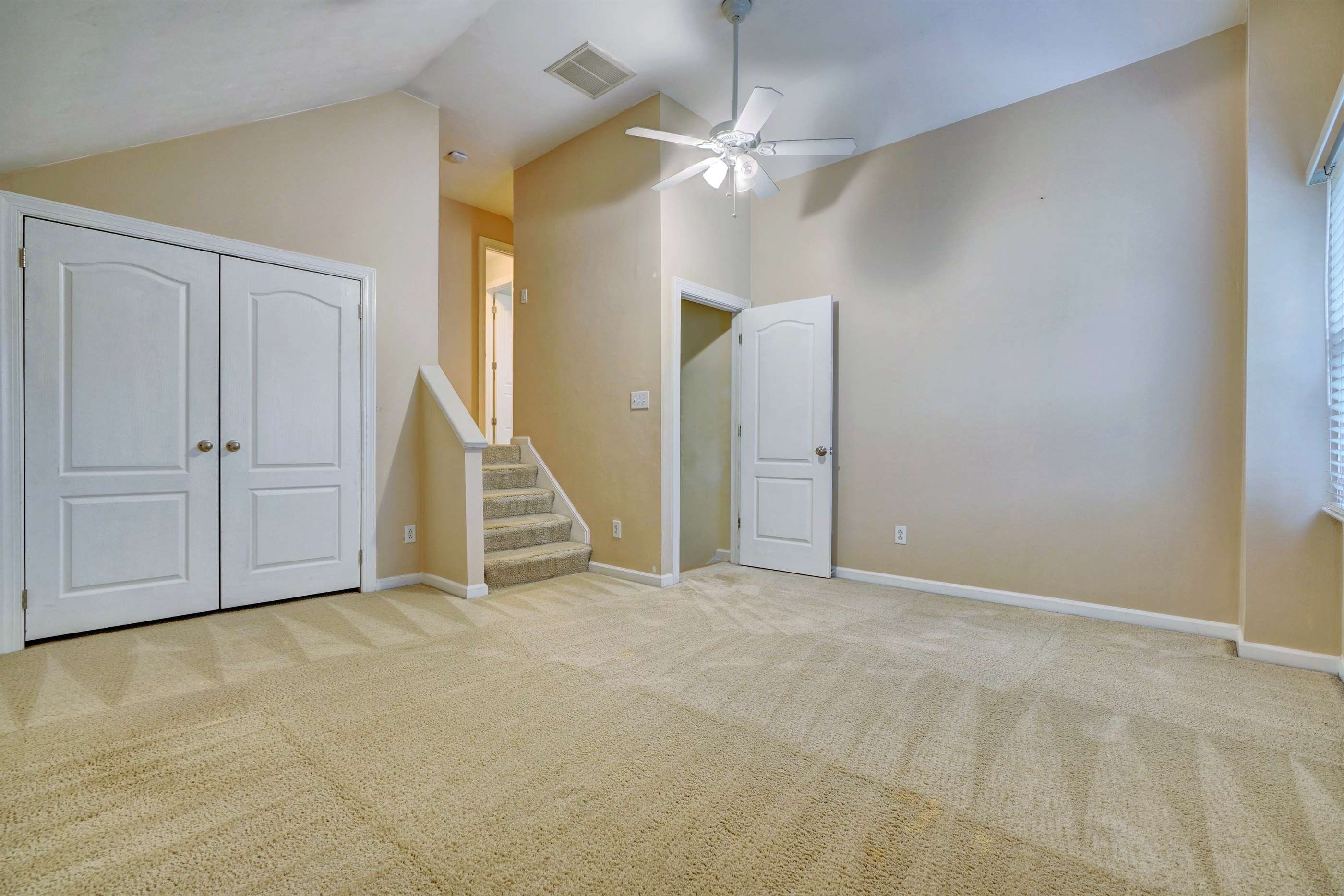 817 Forest Lakes Dr, Chesapeake, VA 23322