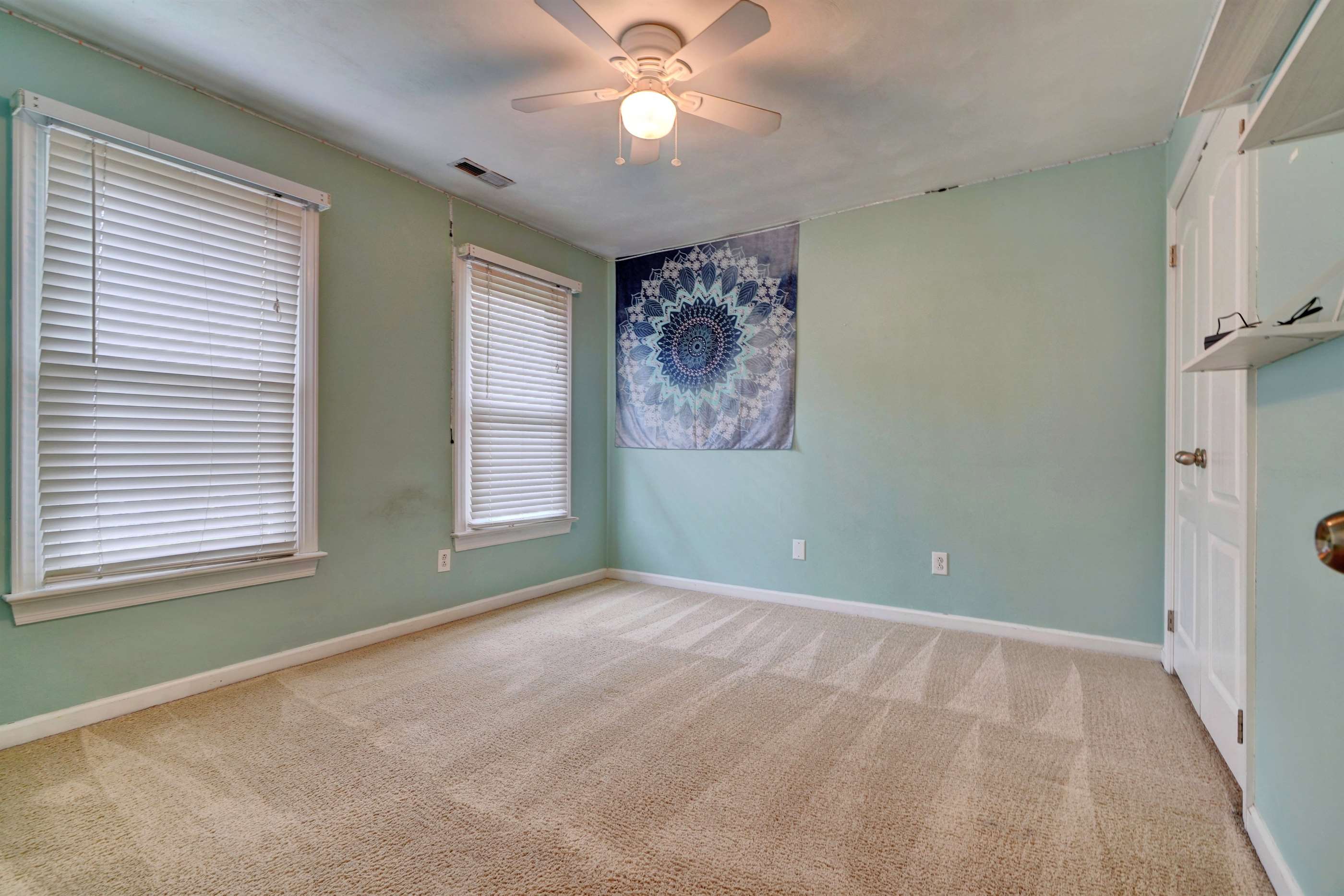 817 Forest Lakes Dr, Chesapeake, VA 23322