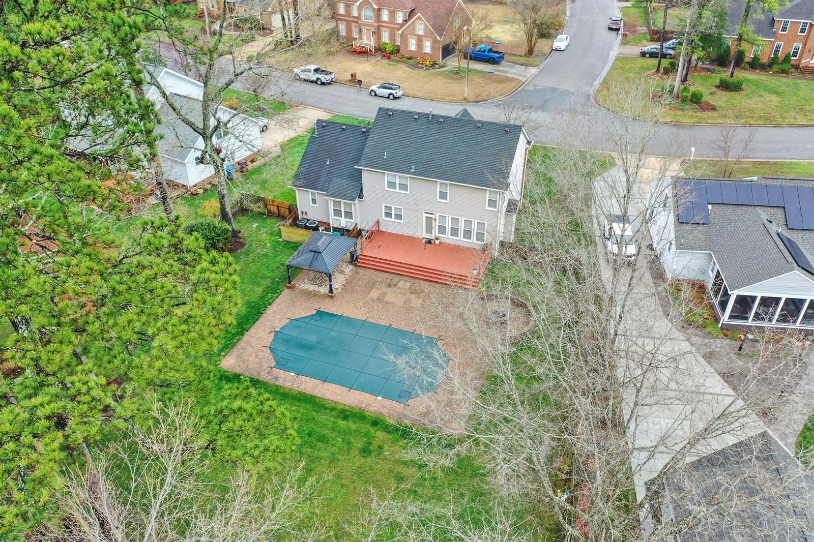 817 Forest Lakes Dr, Chesapeake, VA 23322