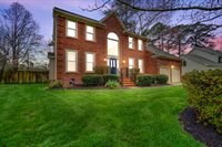 817 Forest Lakes Dr, Chesapeake, VA 23322