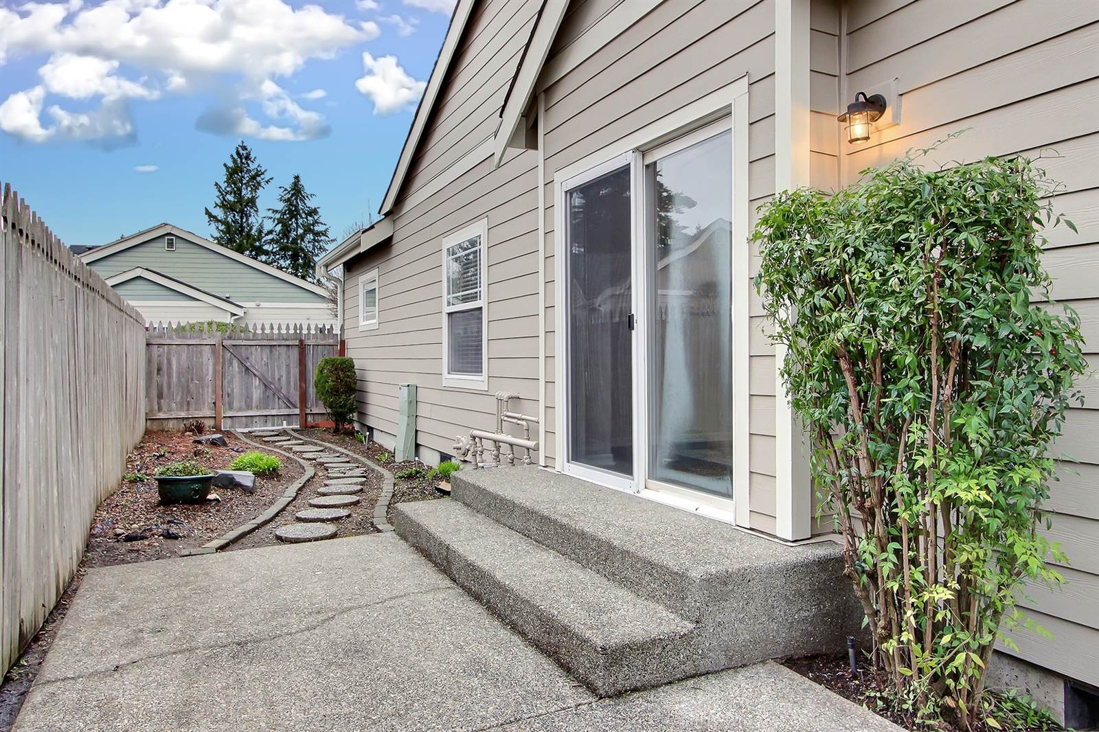 1473 Thompson Circle, DuPont, WA 98327