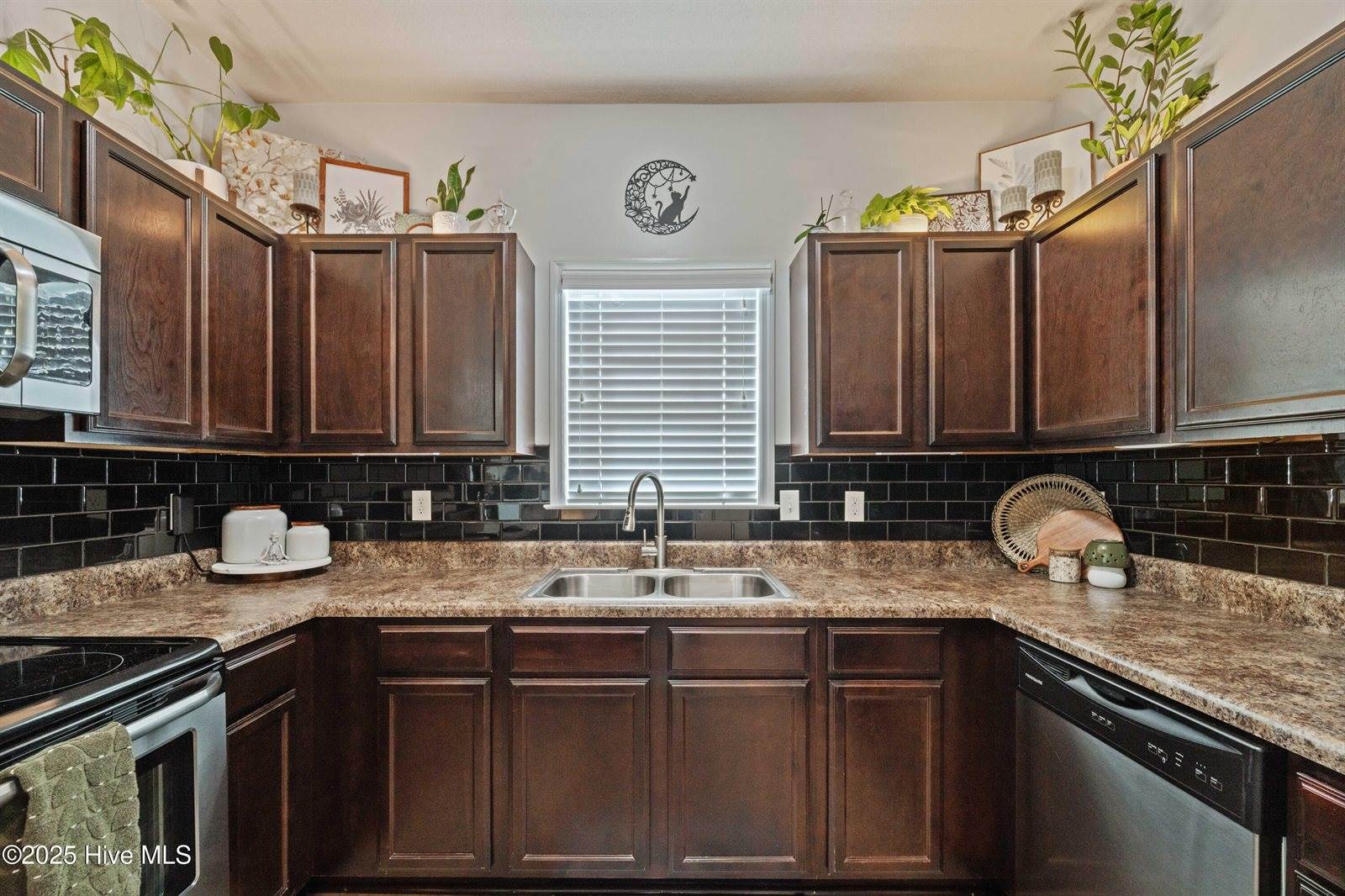 104 Waterstone Lane, Jacksonville, NC 28546