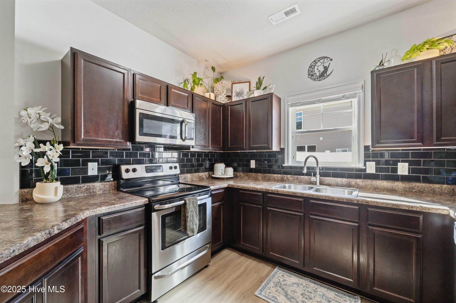 104 Waterstone Lane, Jacksonville, NC 28546