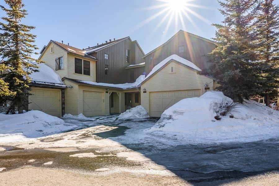 1126 Pyramid Peak Drive, Mammoth Lakes, CA 93546