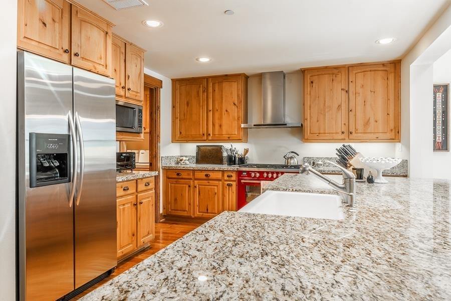 1126 Pyramid Peak Drive, Mammoth Lakes, CA 93546
