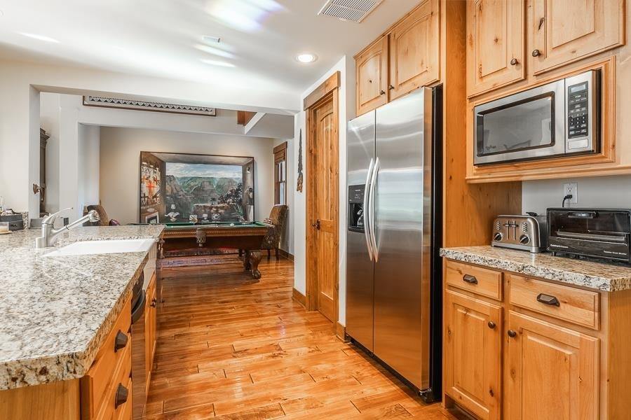 1126 Pyramid Peak Drive, Mammoth Lakes, CA 93546