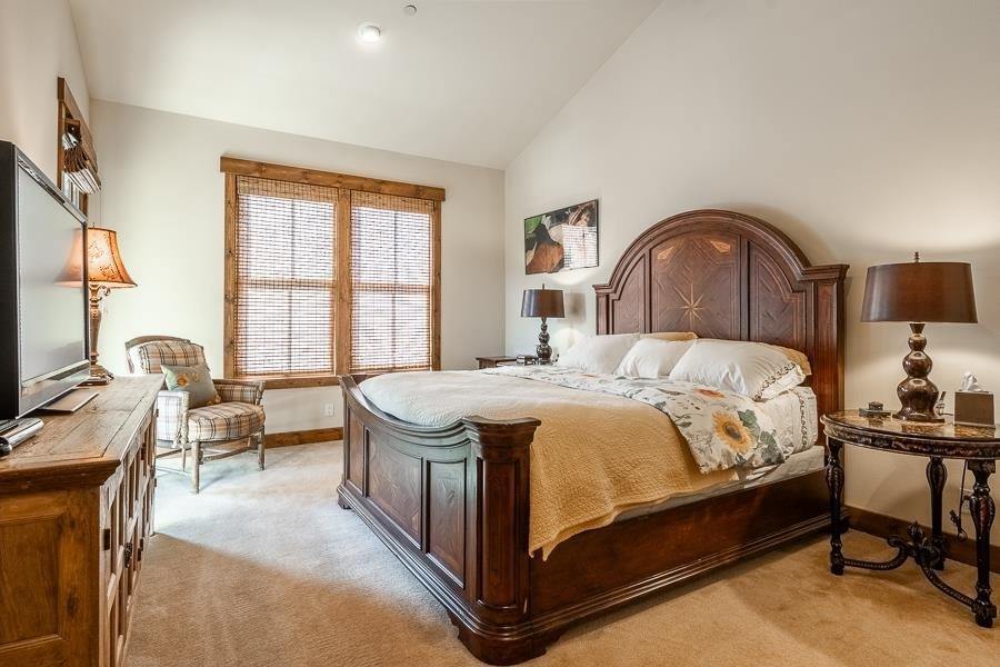 1126 Pyramid Peak Drive, Mammoth Lakes, CA 93546
