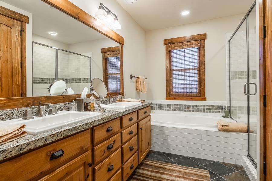 1126 Pyramid Peak Drive, Mammoth Lakes, CA 93546
