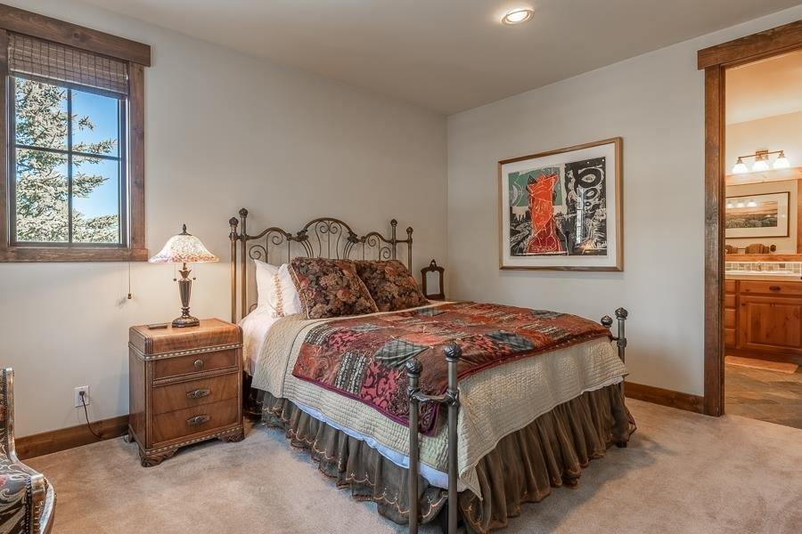 1126 Pyramid Peak Drive, Mammoth Lakes, CA 93546