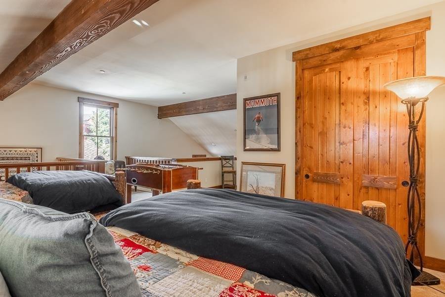 1126 Pyramid Peak Drive, Mammoth Lakes, CA 93546