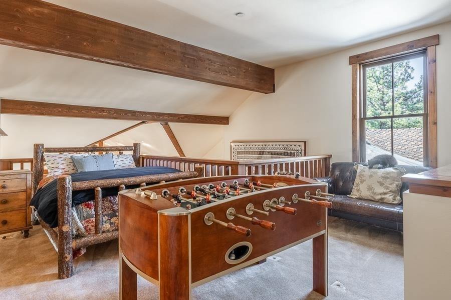 1126 Pyramid Peak Drive, Mammoth Lakes, CA 93546