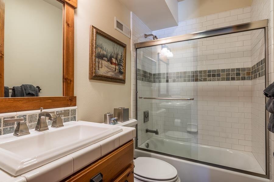 1126 Pyramid Peak Drive, Mammoth Lakes, CA 93546