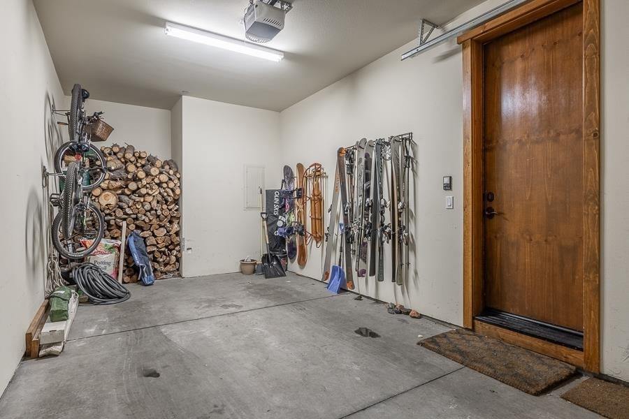 1126 Pyramid Peak Drive, Mammoth Lakes, CA 93546