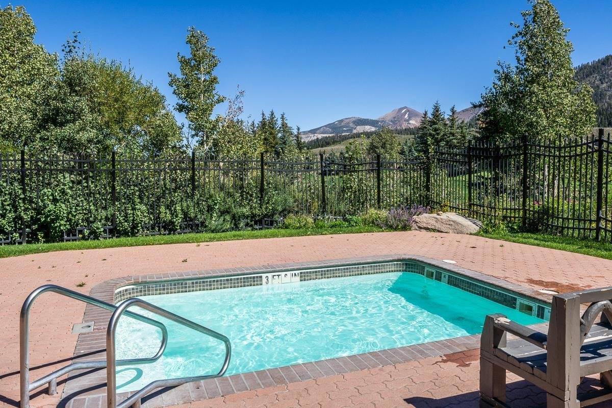 1126 Pyramid Peak Drive, Mammoth Lakes, CA 93546