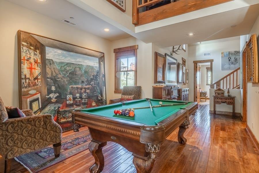 1126 Pyramid Peak Drive, Mammoth Lakes, CA 93546