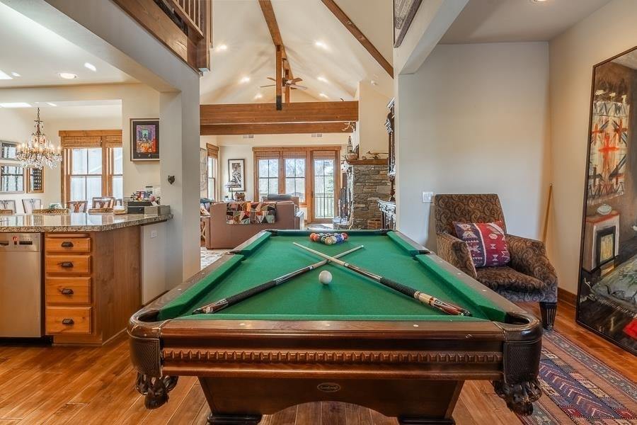 1126 Pyramid Peak Drive, Mammoth Lakes, CA 93546