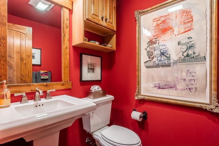 1126 Pyramid Peak Drive, Mammoth Lakes, CA 93546