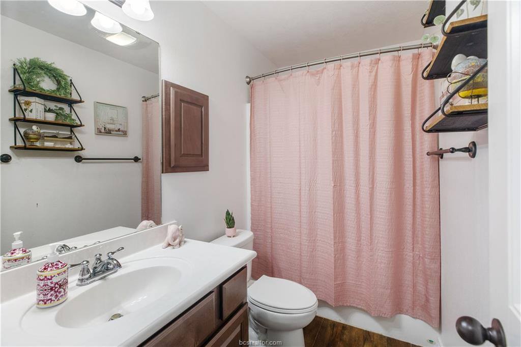 917 Emerald Dove Avenue, College Station, TX 77845