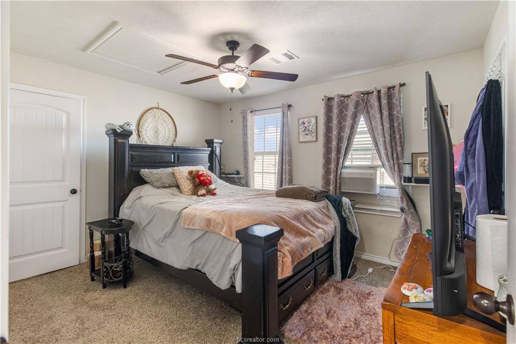 917 Emerald Dove Avenue, College Station, TX 77845