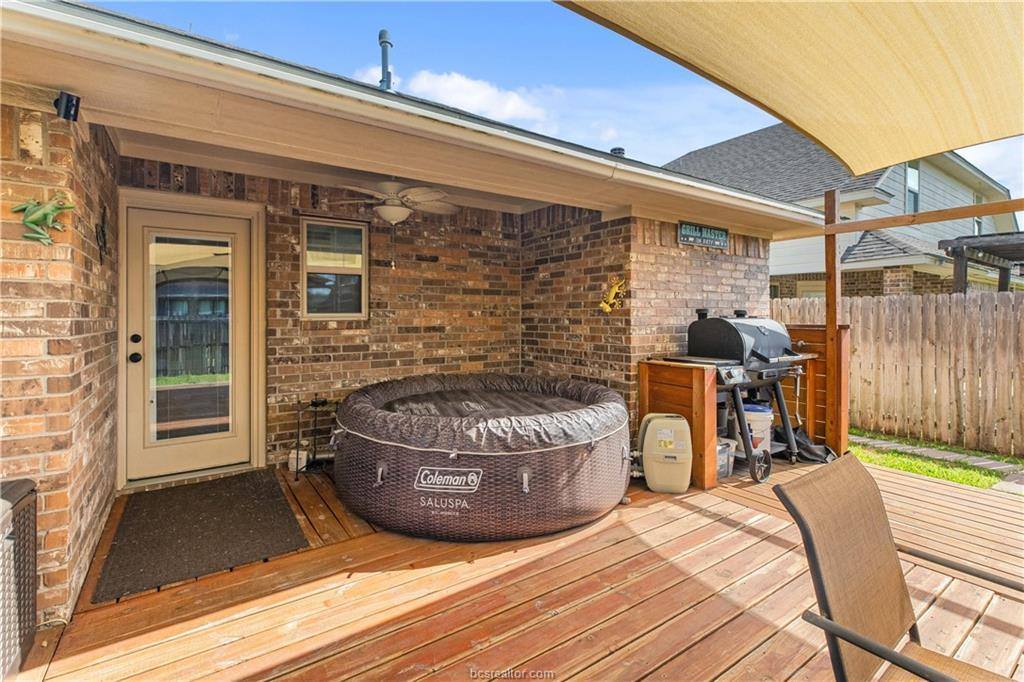 917 Emerald Dove Avenue, College Station, TX 77845