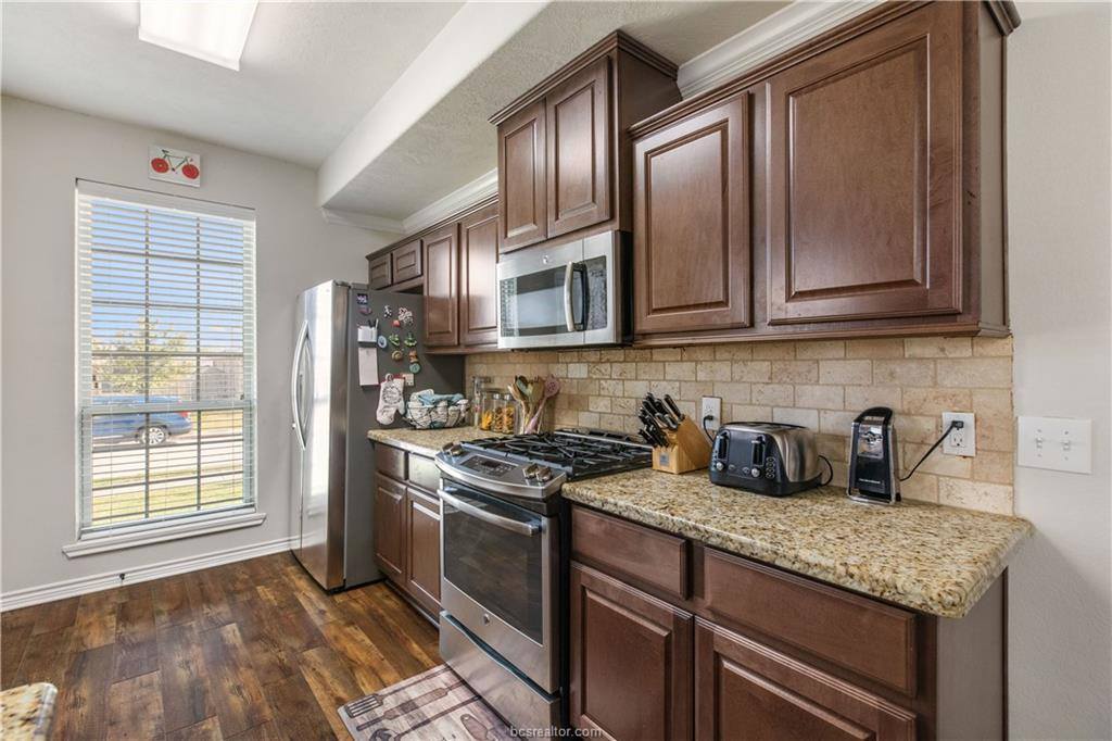 917 Emerald Dove Avenue, College Station, TX 77845