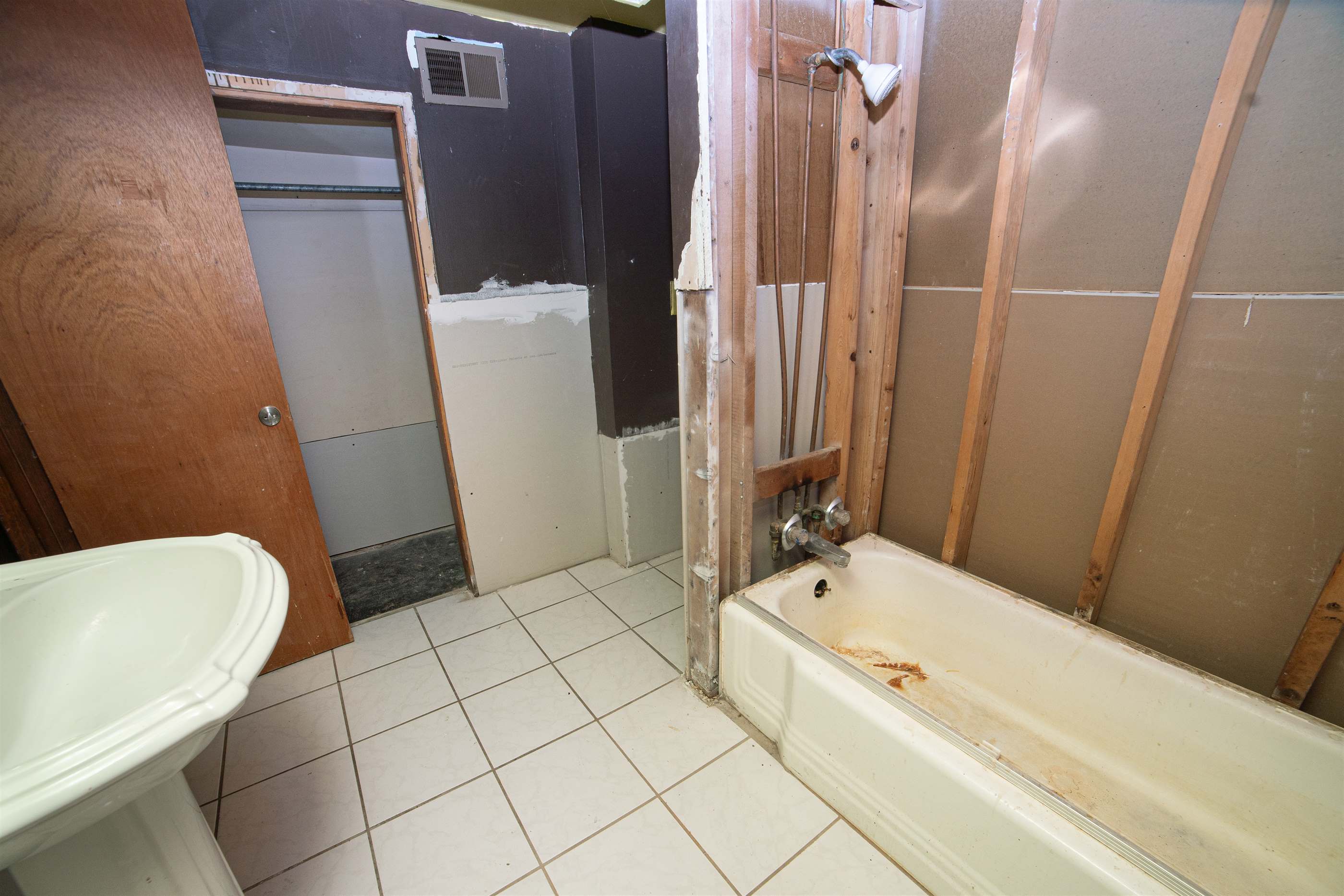 220 S McCall St, Ulysses, KS 67880