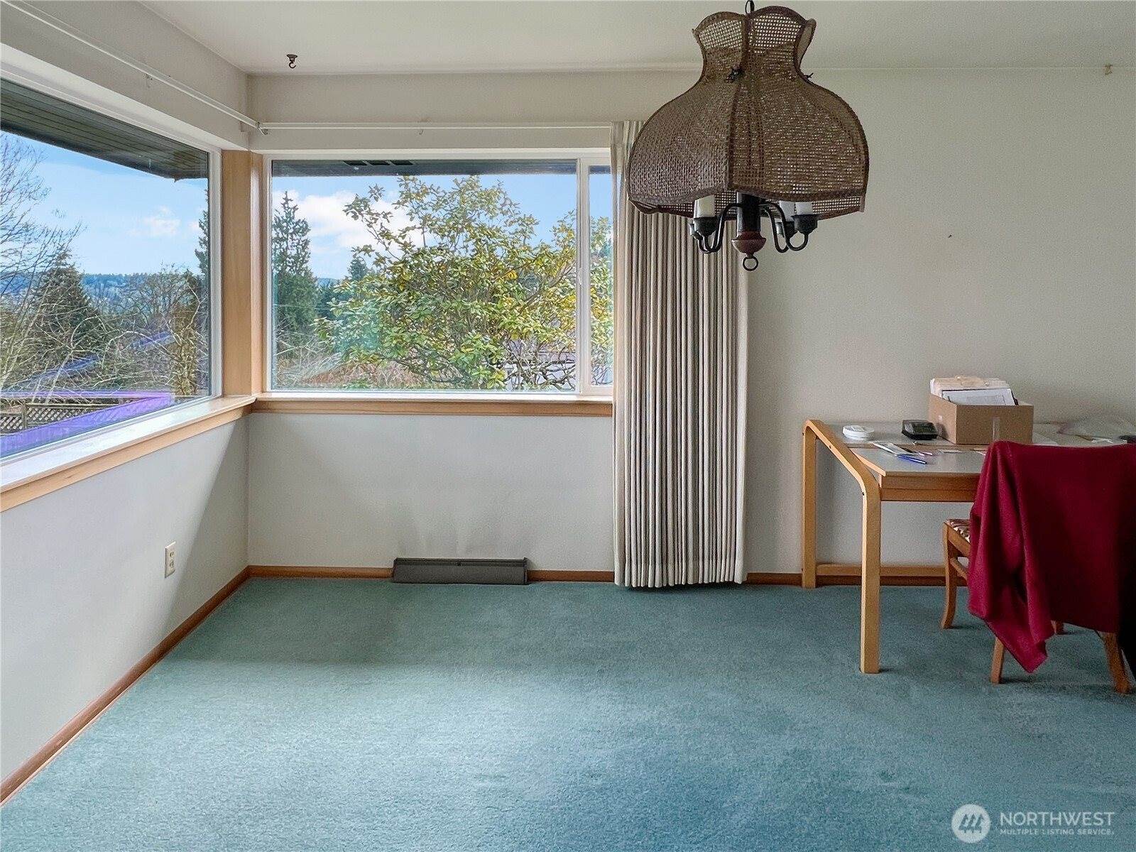 19544 53rd Ave NE, Lake Forest Park, WA 98155