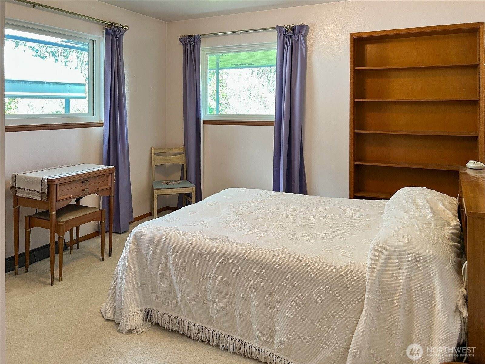 19544 53rd Ave NE, Lake Forest Park, WA 98155