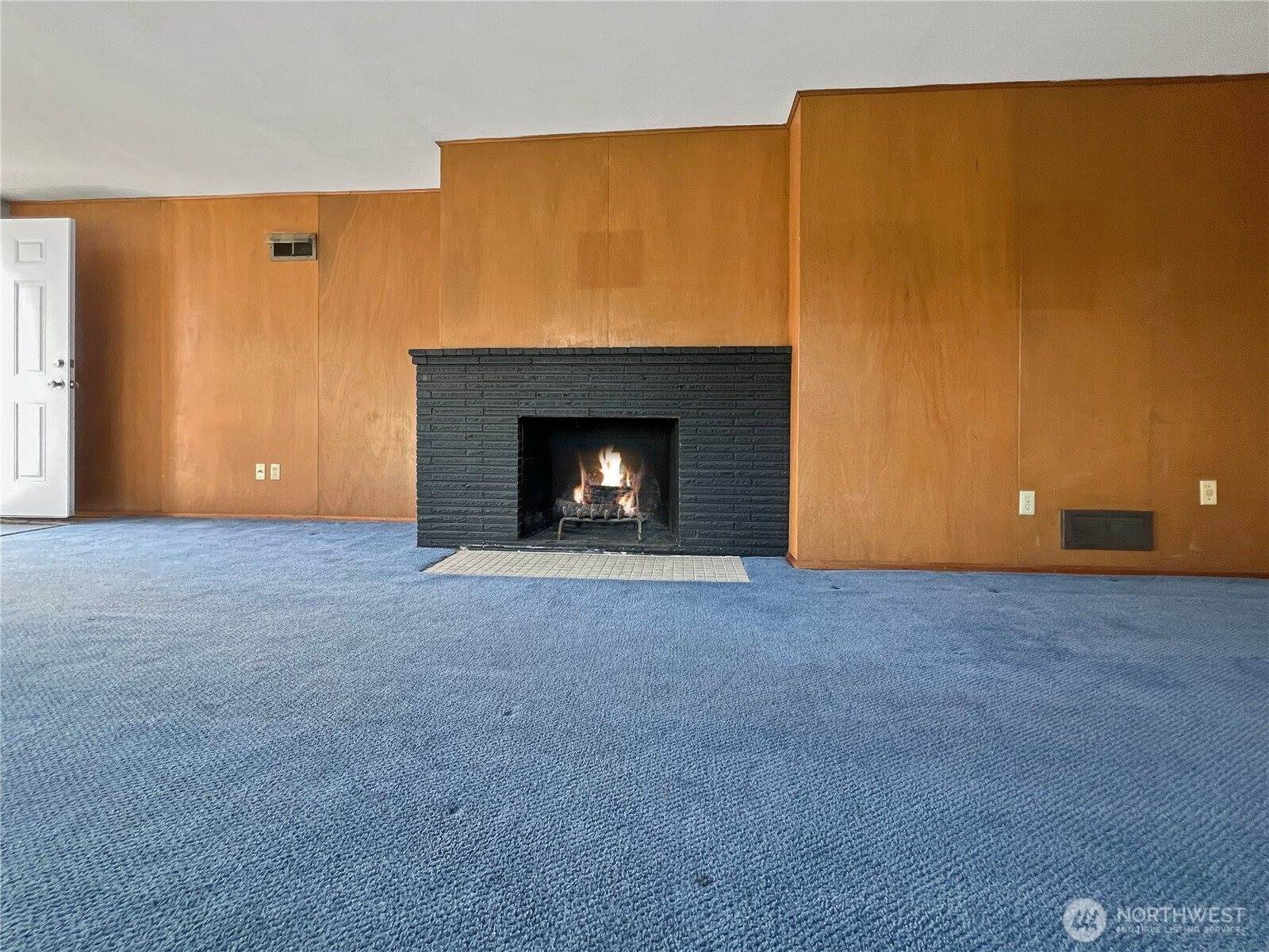 19544 53rd Ave NE, Lake Forest Park, WA 98155