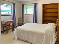 19544 53rd Ave NE, Lake Forest Park, WA 98155