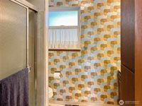 19544 53rd Ave NE, Lake Forest Park, WA 98155