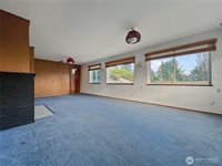 19544 53rd Ave NE, Lake Forest Park, WA 98155