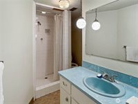 19544 53rd Ave NE, Lake Forest Park, WA 98155