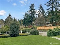 19544 53rd Ave NE, Lake Forest Park, WA 98155