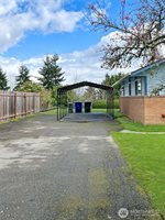 19544 53rd Ave NE, Lake Forest Park, WA 98155