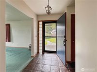 19544 53rd Ave NE, Lake Forest Park, WA 98155