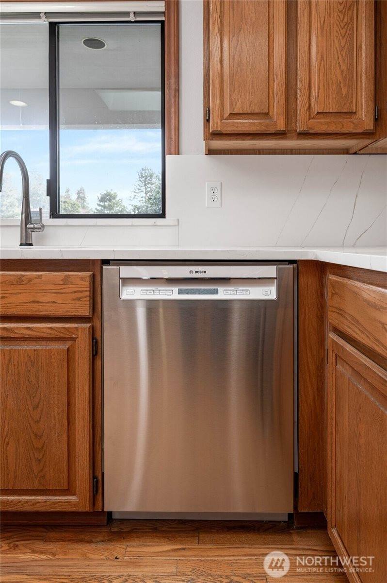 12371 Rainier Drive, Burlington, WA 98233