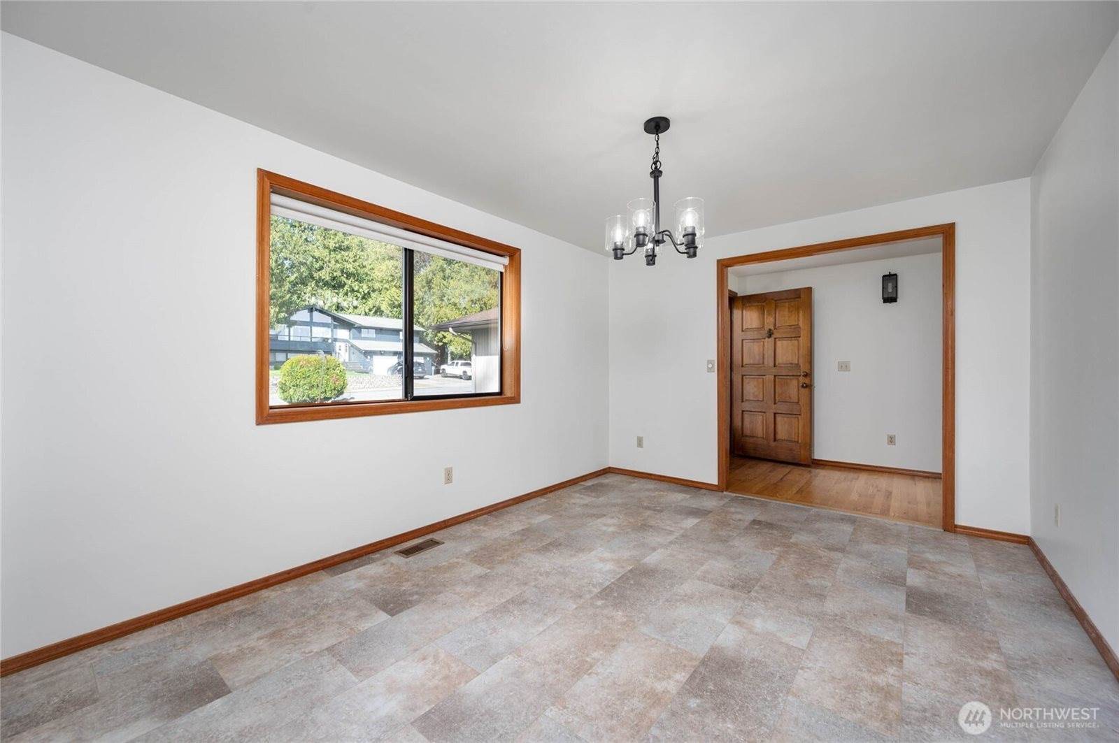 12371 Rainier Drive, Burlington, WA 98233