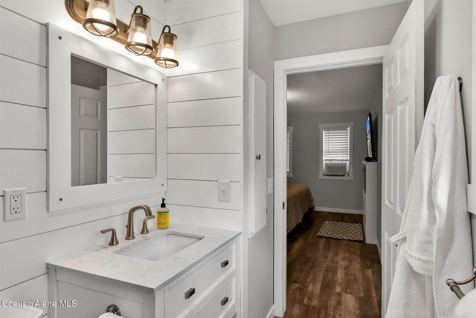 410 East Buttercup Ln, Coeur d'Alene, ID 83814