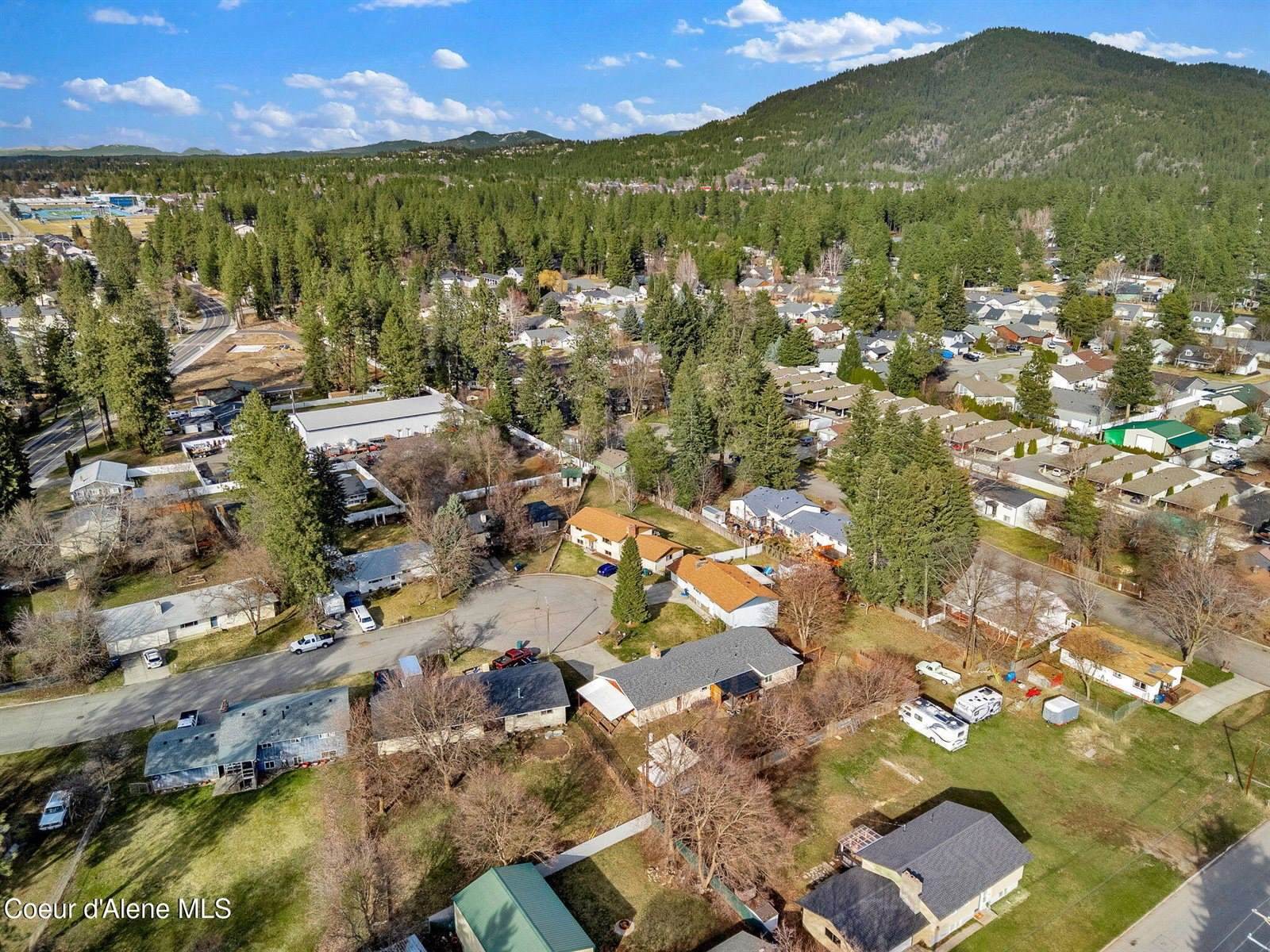 410 East Buttercup Ln, Coeur d'Alene, ID 83814