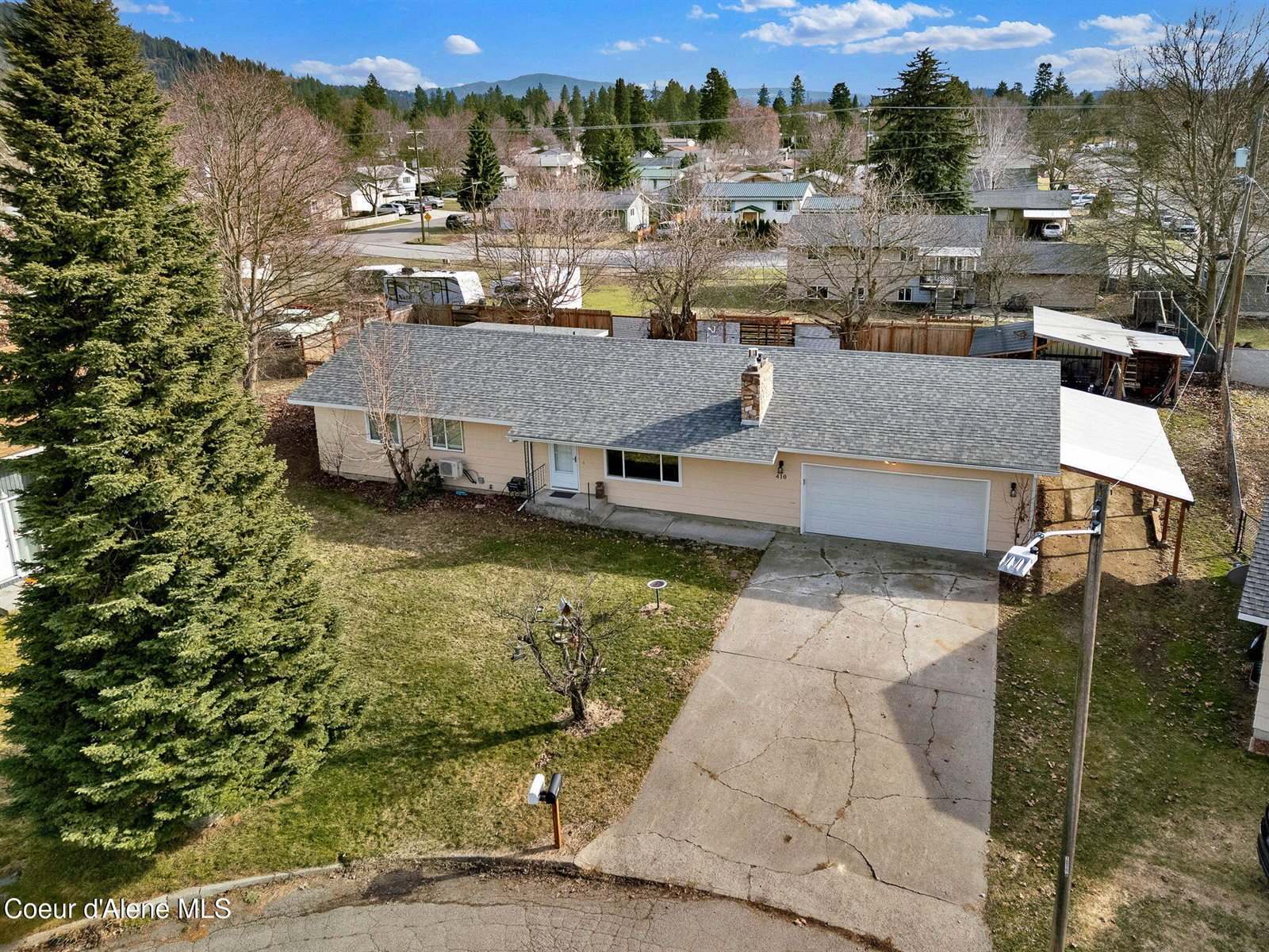410 East Buttercup Ln, Coeur d'Alene, ID 83814