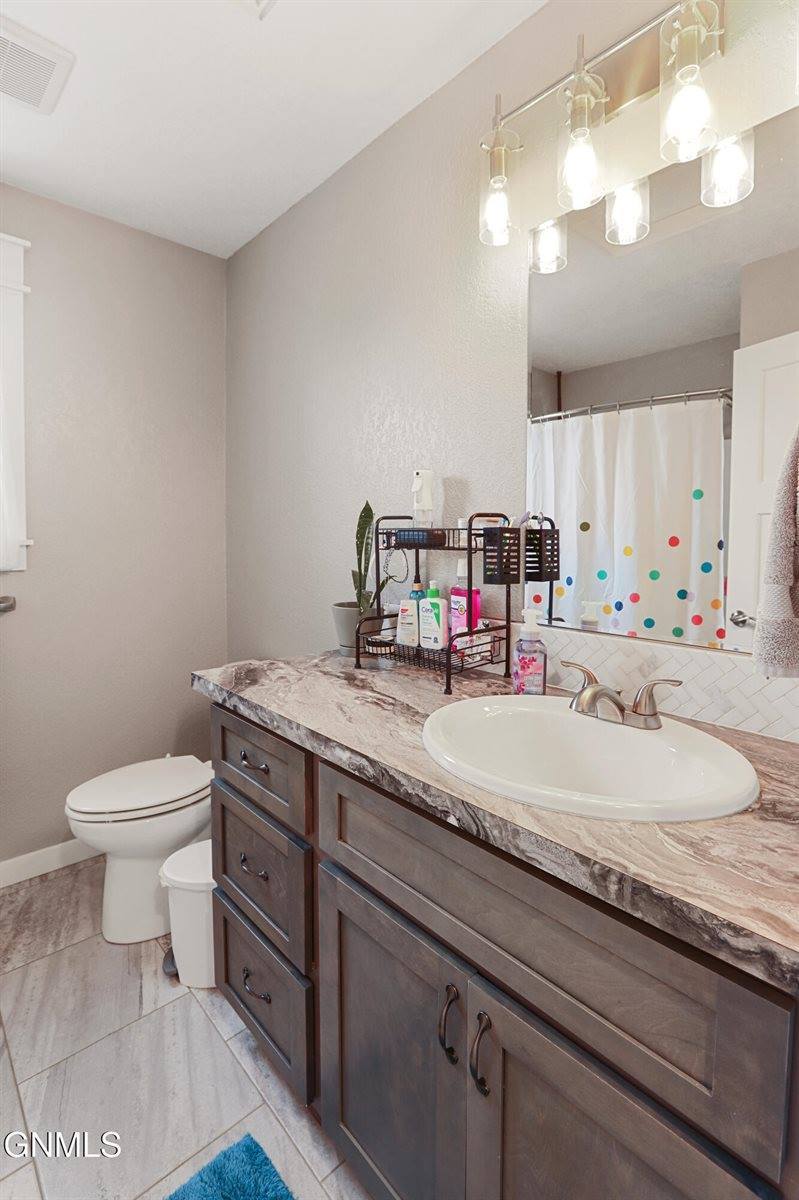13679 Hawthorn Loop, Williston, ND 58801