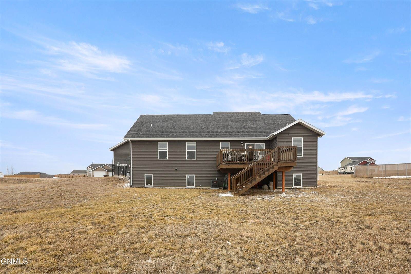 13679 Hawthorn Loop, Williston, ND 58801