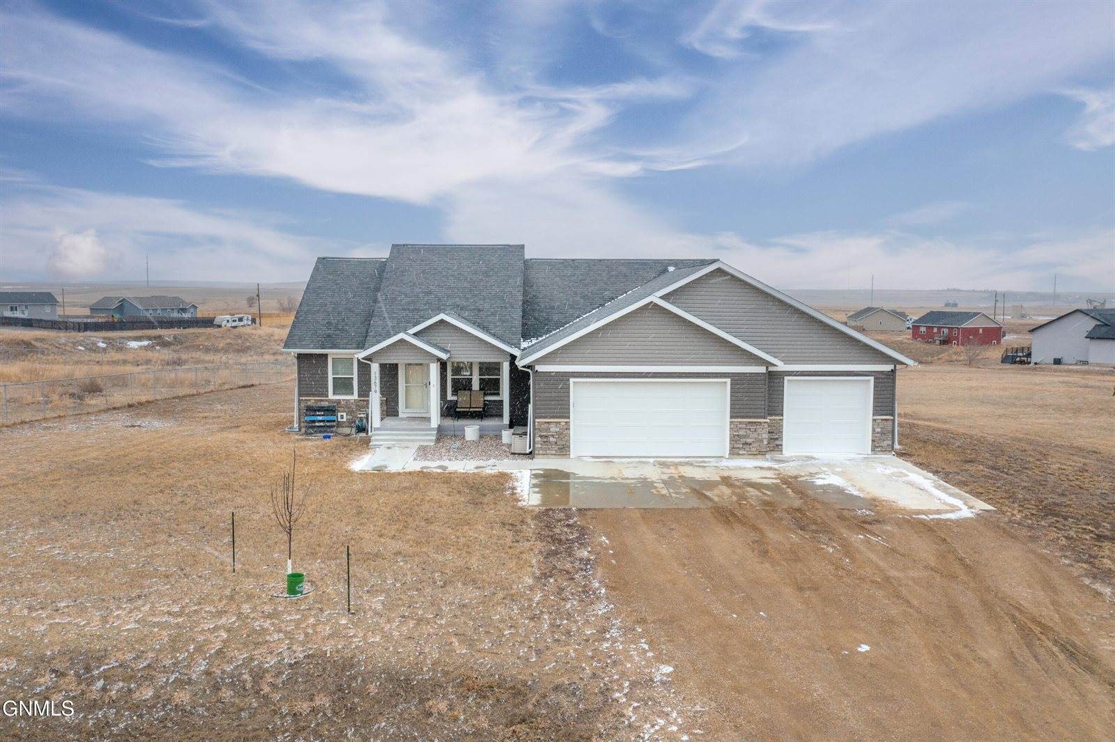 13679 Hawthorn Loop, Williston, ND 58801